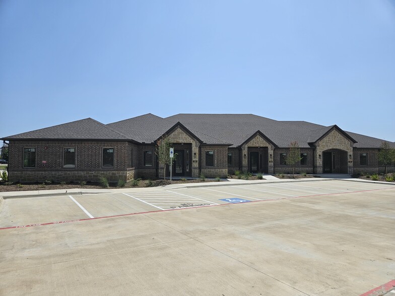 11655 Independence Pky, Frisco, TX for rent - Building Photo - Image 2 of 5