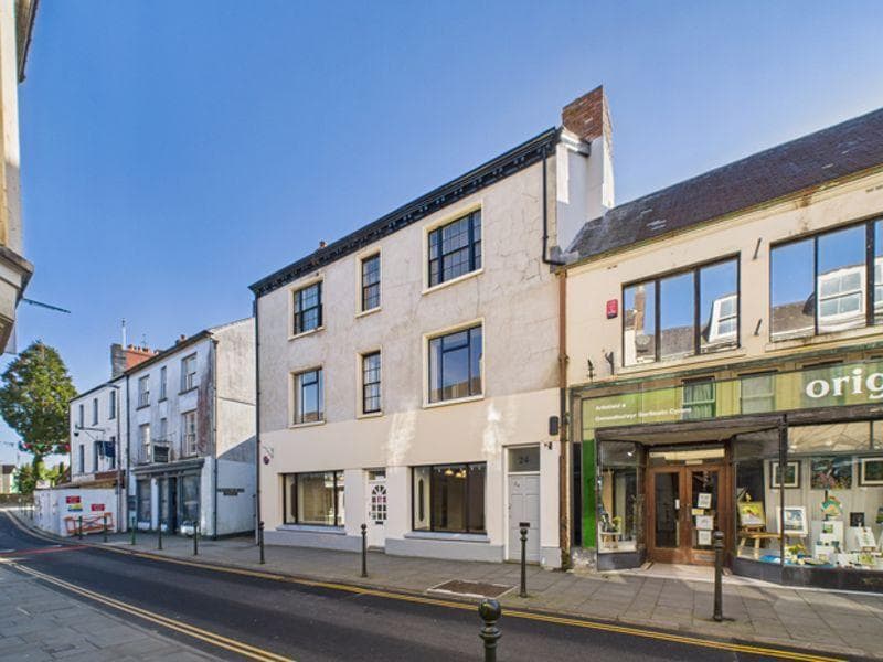 24 King St, Carmarthen to rent Building Photo- Image 1 of 4
