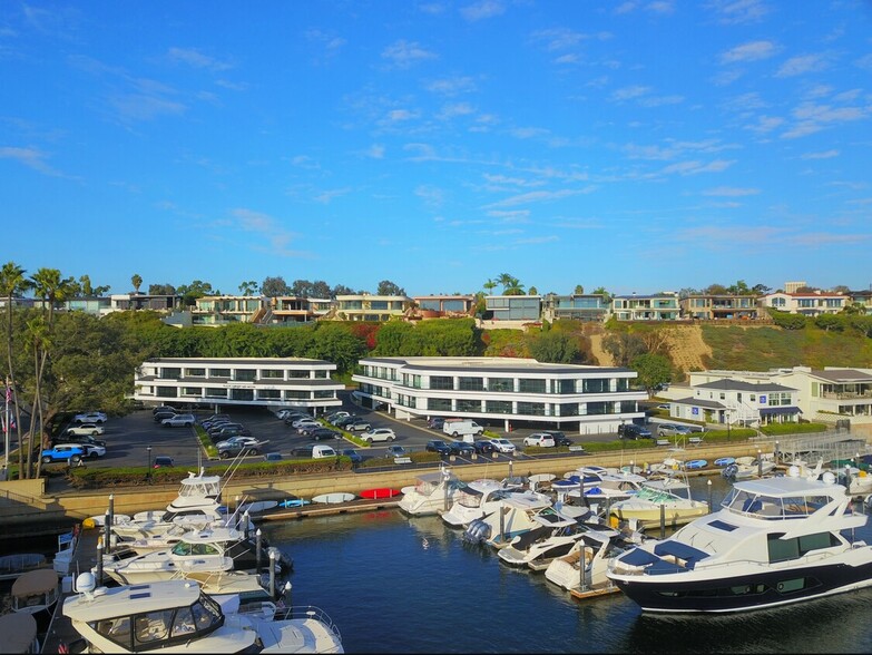 1101 Bayside Dr, Corona Del Mar, CA for rent - Primary Photo - Image 1 of 7