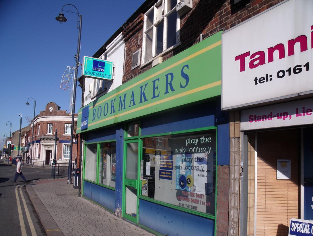 5-7 Stockport Rd, Manchester to rent Primary Photo- Image 1 of 5