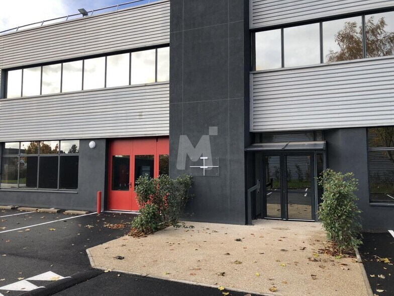 Office in Tigery to rent - Building Photo - Image 3 of 4