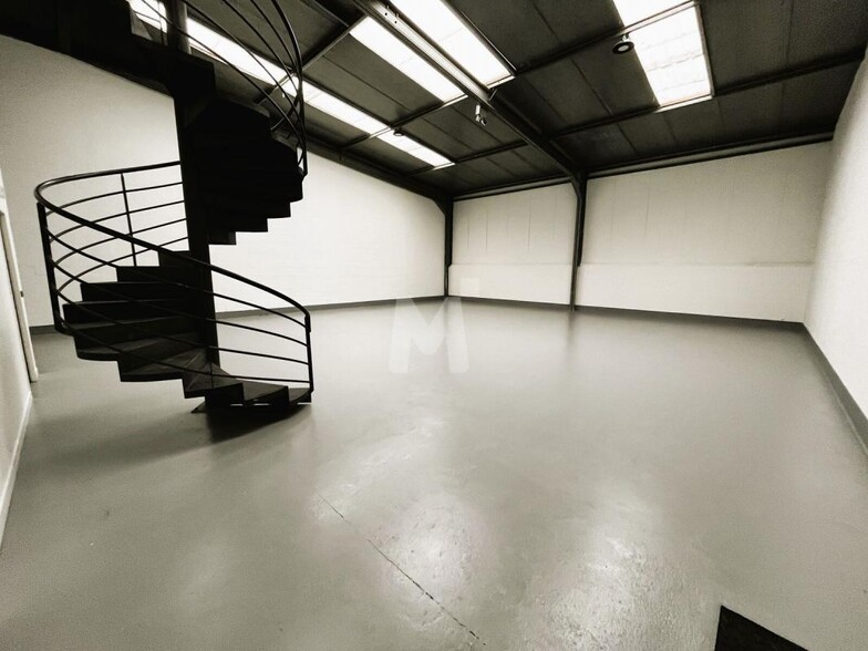 Light Industrial in Évry-Courcouronnes to rent - Interior Photo - Image 3 of 18