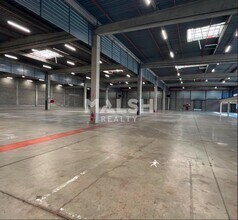 Light Industrial in Vénissieux to rent Building Photo- Image 2 of 3