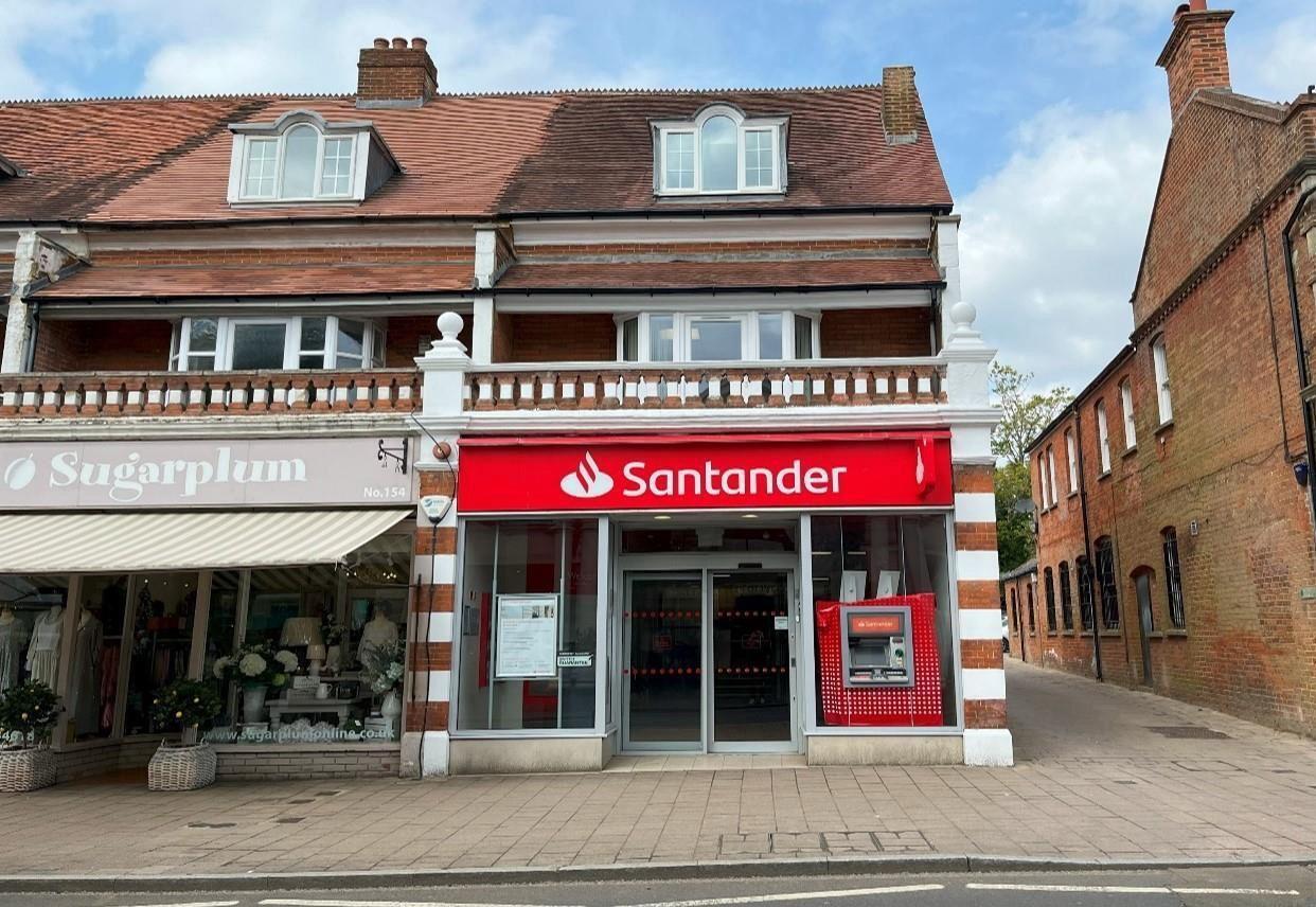 152 Fleet Rd, Fleet to rent Building Photo- Image 1 of 5