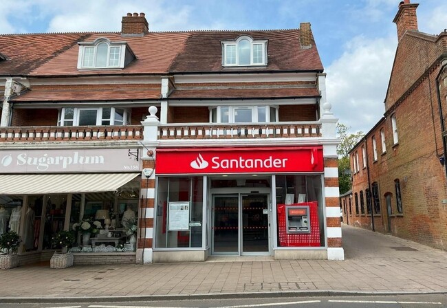 More details for 152 Fleet Rd, Fleet - Retail to Rent