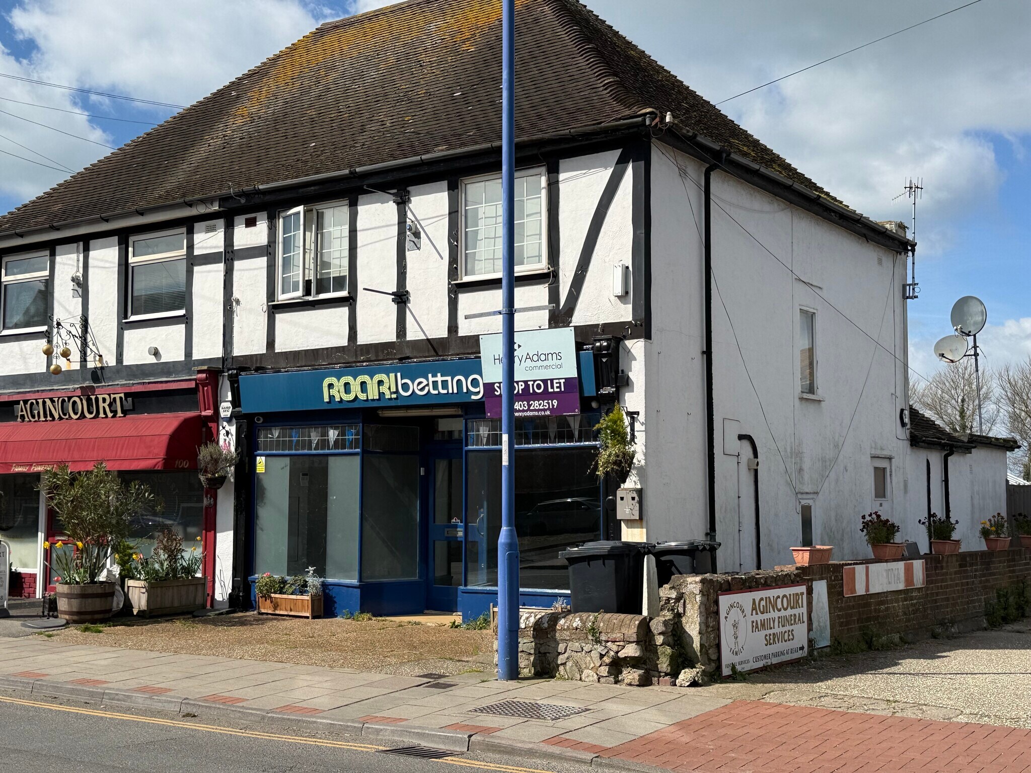 98 High St, Selsey to rent Building Photo- Image 1 of 5