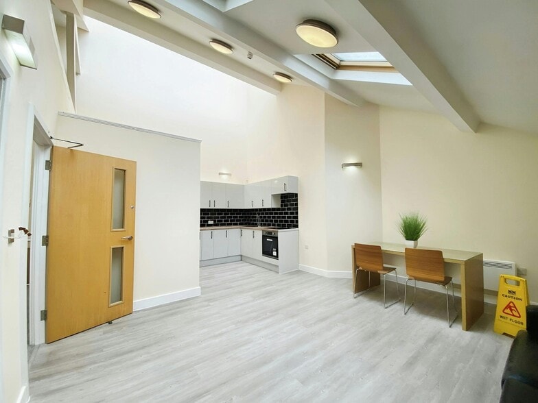 18 Oxford Rd, Reading for sale - Building Photo - Image 3 of 11
