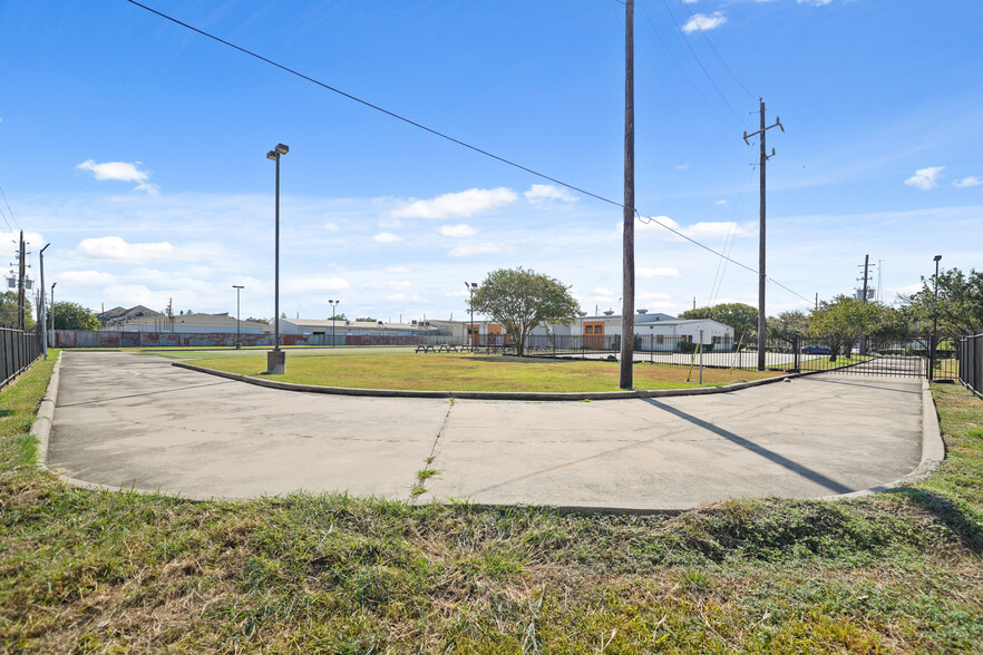 12500 Oxford Park Dr, Houston, TX for sale - Building Photo - Image 3 of 18