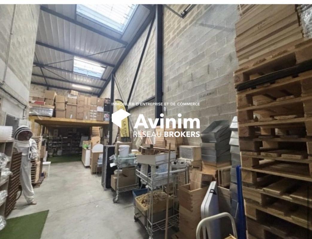 Industrial in Groslay to rent Interior Photo- Image 1 of 4