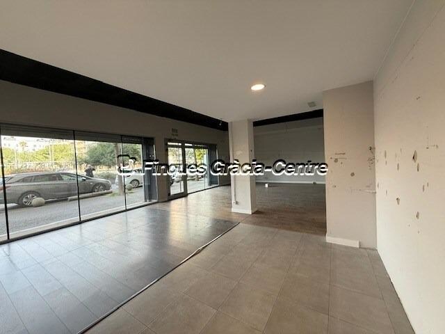 Retail in Barberà del Vallès, Barcelona to rent - Primary Photo - Image 1 of 3