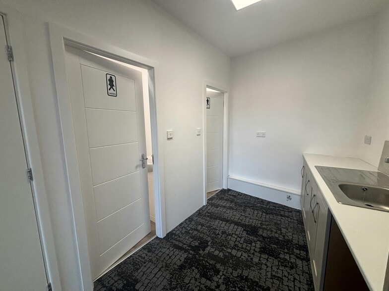 10 George St, Newcastle Under Lyme to rent - Interior Photo - Image 3 of 3