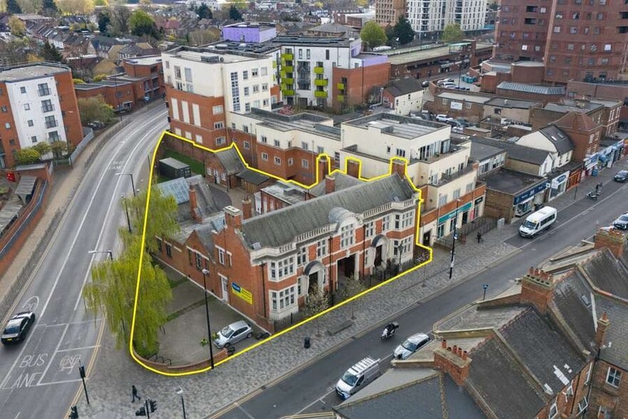 80 High St, Harrow to rent - Building Photo - Image 2 of 17