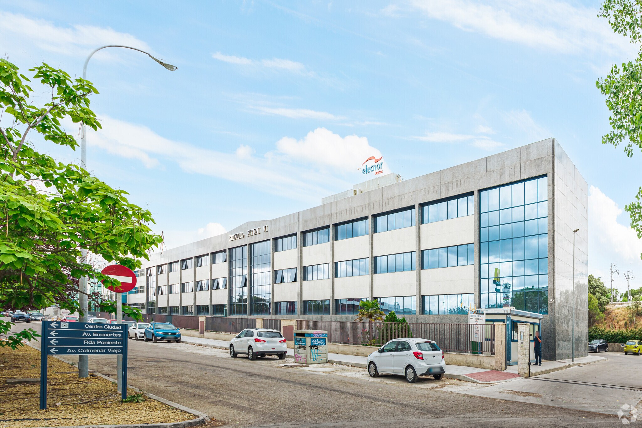 Ronda Poniente, 19, Tres Cantos, Madrid to rent Building Photo- Image 1 of 4