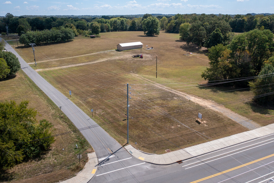 105 Eastside Dr, White House, TN for sale - Building Photo - Image 3 of 16