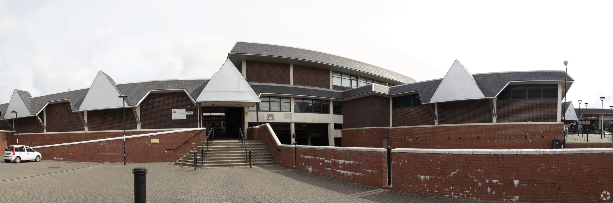 Commercial St, Tredegar for sale Primary Photo- Image 1 of 1