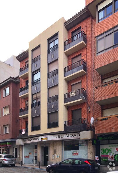 Calle Escultor Marinas, 12, Segovia, Segovia to rent - Primary Photo - Image 1 of 2