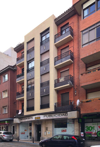 More details for Calle Escultor Marinas, 12, Segovia - Retail for Rent