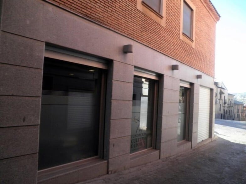 Office / Retail in Toledo, Toledo to rent - Building Photo - Image 3 of 3