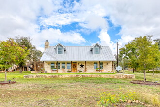 3323 Grape Creek Rd, Fredericksburg, TX for sale Primary Photo- Image 1 of 1