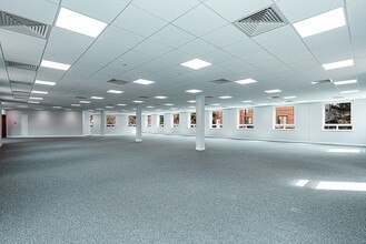 2620 Kings Court, Birmingham to rent Interior Photo- Image 2 of 2