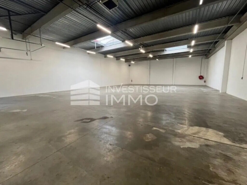 Location Local d'activités 575 m² - Photo 1