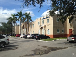 7875 SW 104th St, Miami, FL for rent Building Photo- Image 1 of 2