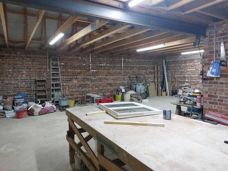 16 Mill St, Melton Mowbray to rent - Building Photo - Image 2 of 6