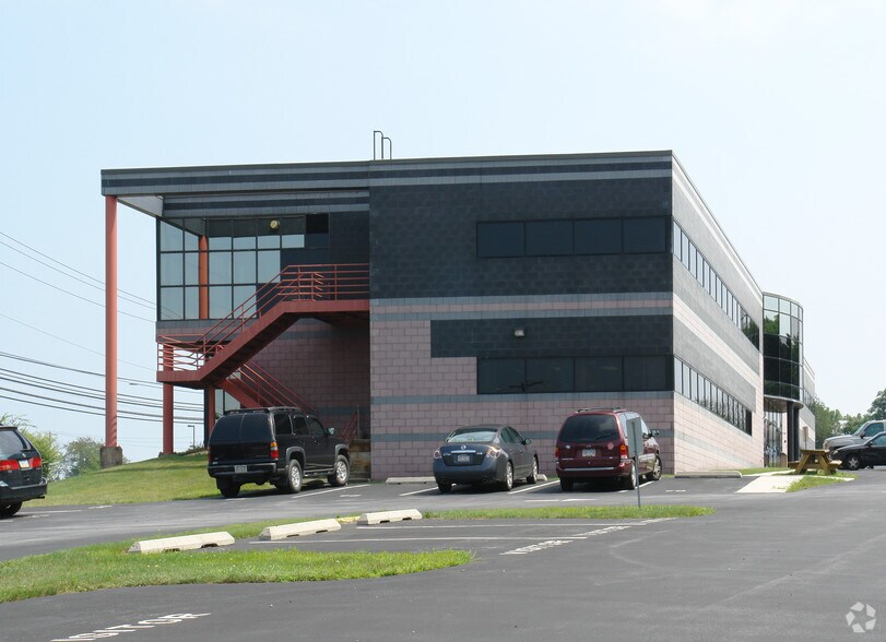 4201 Crums Mill Rd, Harrisburg 17112