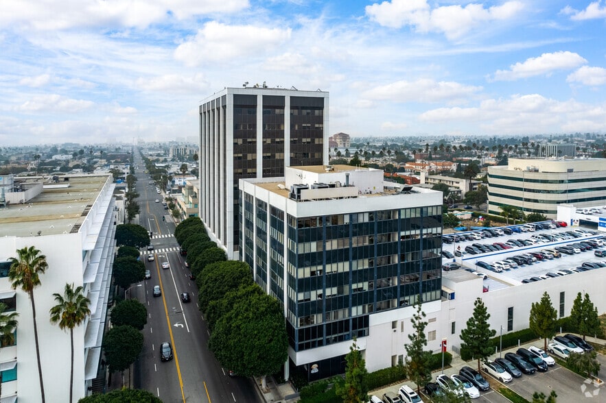 2021 Santa Monica Blvd, Santa Monica, CA for rent - Building Photo - Image 3 of 5