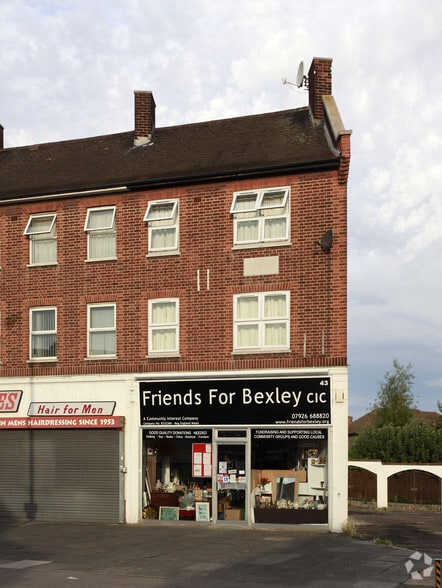 43 Pickford Ln, Bexleyheath to rent - Primary Photo - Image 1 of 2