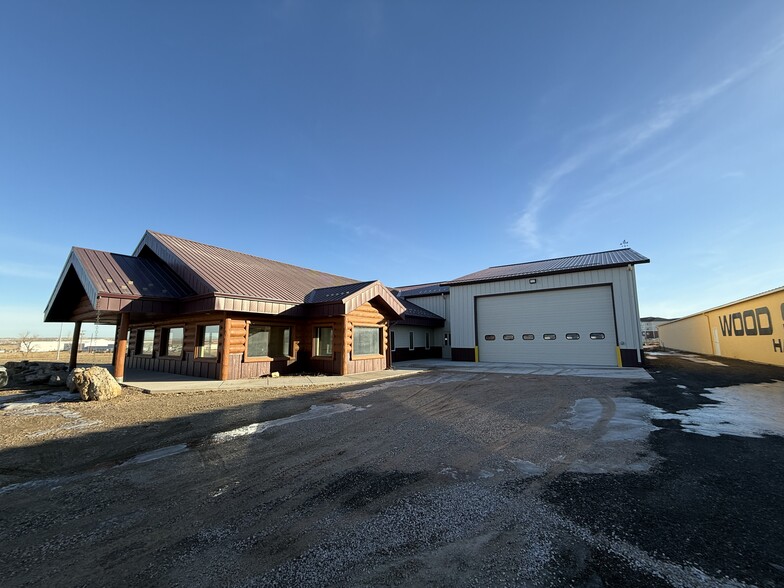 4703 I-90 Service rd, Box Elder, SD for rent - Building Photo - Image 2 of 14