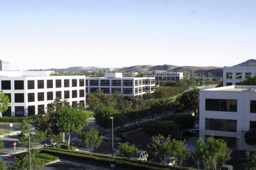 Office in Lille to rent - Building Photo - Image 1 of 1