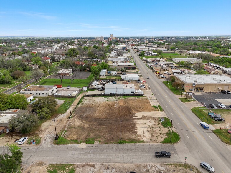 2215 Franklin Ave, Waco, TX for sale - Aerial - Image 3 of 6