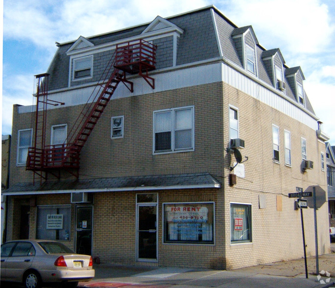 718 Broadway, Bayonne, NJ for sale - Building Photo - Image 2 of 3