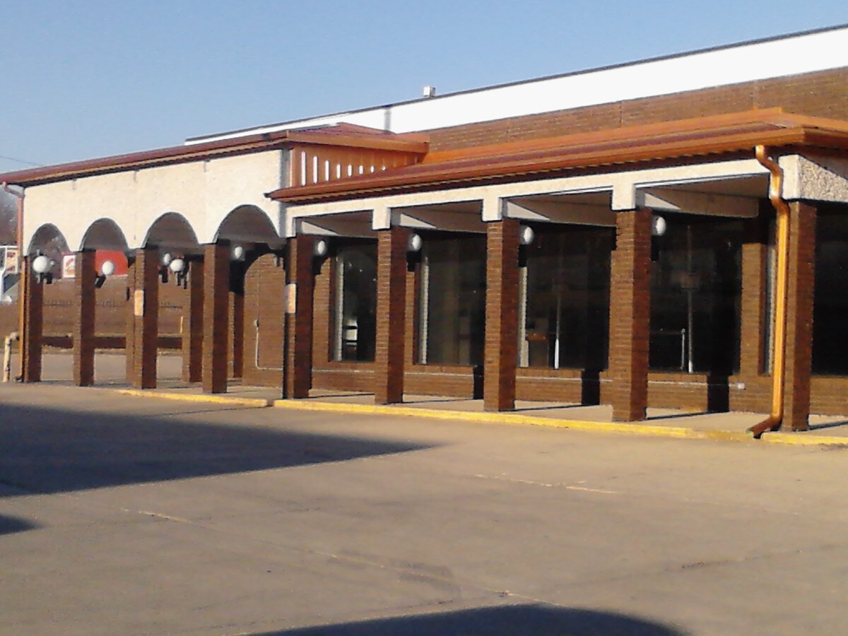 13 Old Capitol Mall, Vandalia 62471 Retail for Rent UK