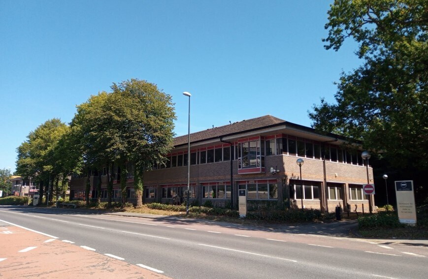 Gatwick Rd, Crawley for sale Building Photo- Image 1 of 1
