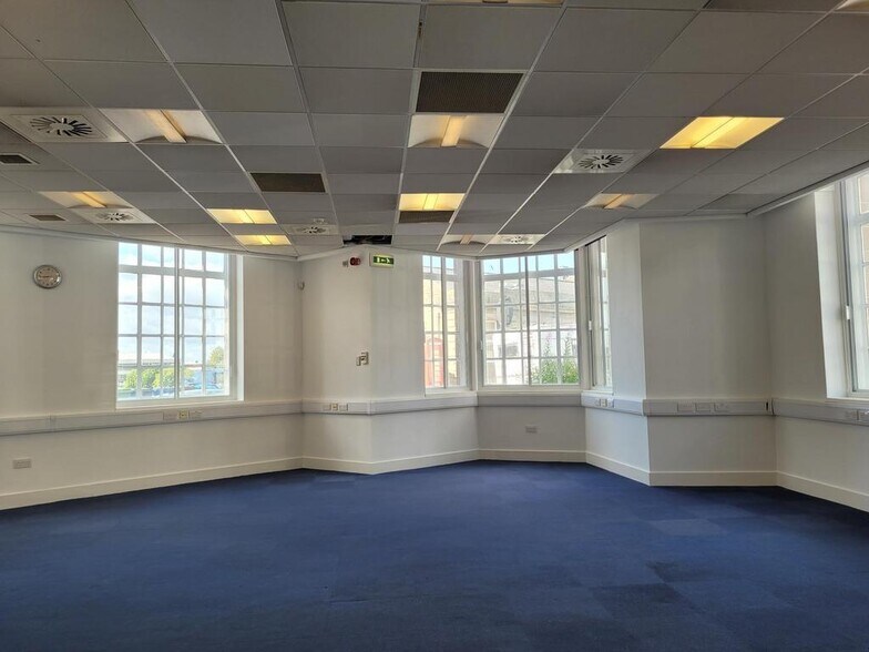 39-43 Bank St, Alloa to rent - Interior Photo - Image 3 of 5