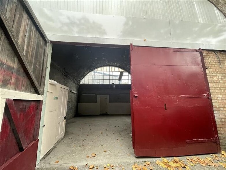 12 Kingsdown Close, London for sale - Primary Photo - Image 1 of 1