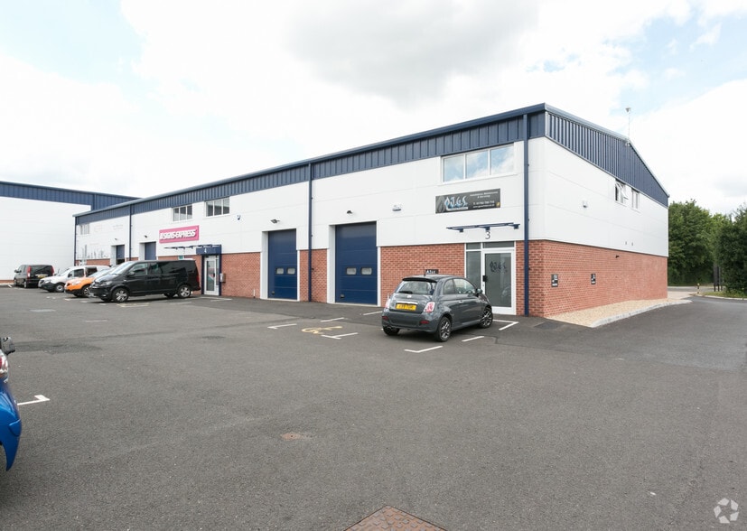 Southmead Close, Swindon to rent - Building Photo - Image 2 of 2