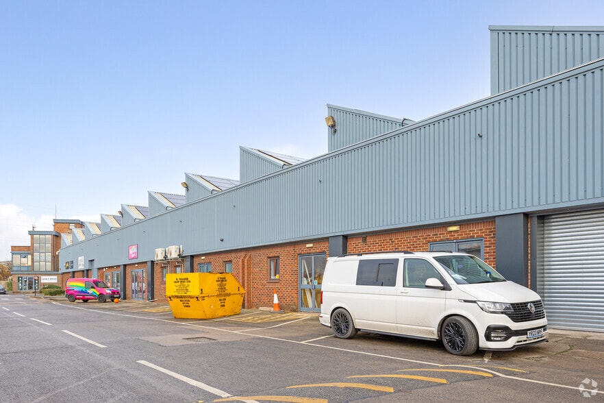 200 Clough Rd, Hull for sale - Primary Photo - Image 1 of 1