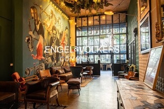 Retail in Barcelona, Barcelona to rent Interior Photo- Image 1 of 21