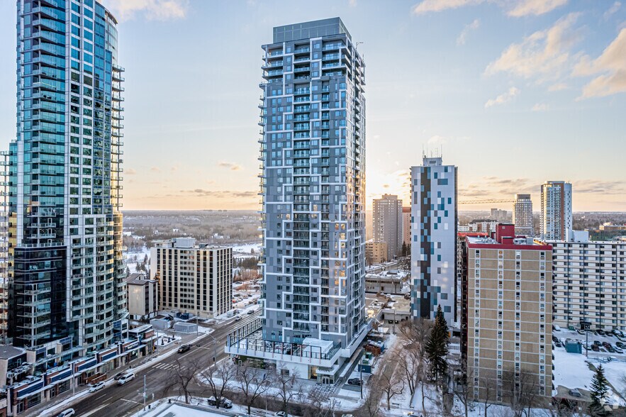 10110 120 St NW, Edmonton, AB for sale - Primary Photo - Image 1 of 1