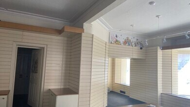 The Sq, Ambleside to rent Interior Photo- Image 2 of 4