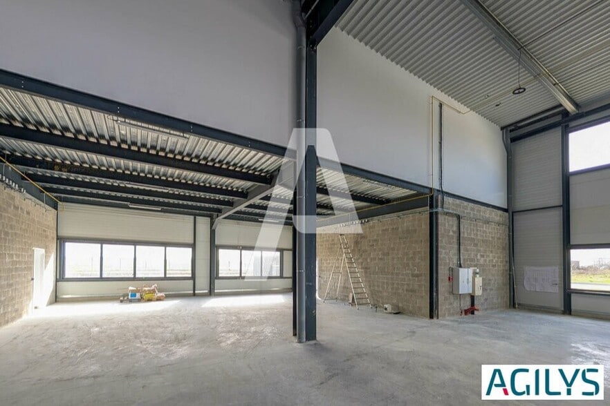 Avenue De La Plesse, Villebon-sur-Yvette for sale - Interior Photo - Image 2 of 13