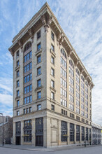 152 Rue Notre-Dame E, Montréal, QC for rent Building Photo- Image 1 of 6