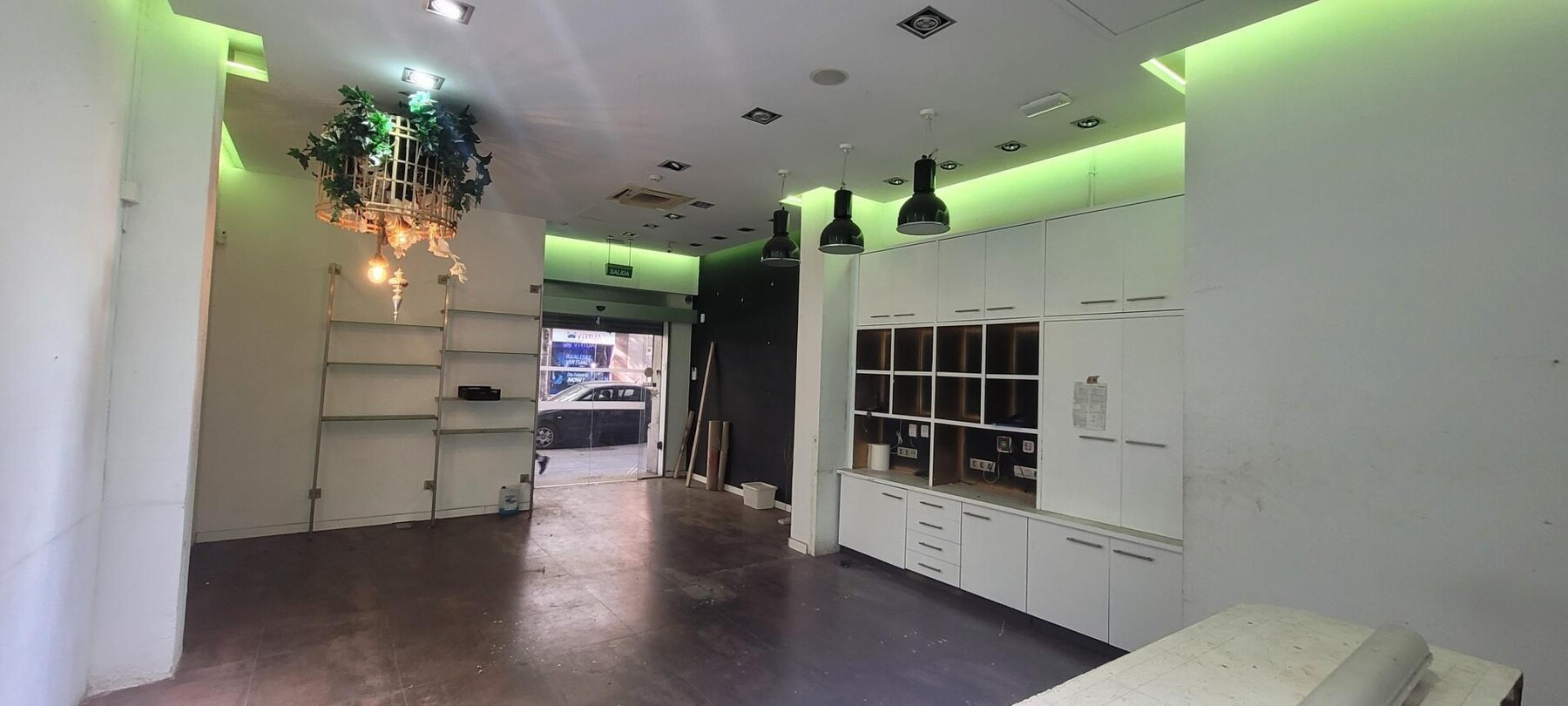 Barcelona, BAR 08015 - Unit 1 -  - Interior Photo - Image 1 of 15