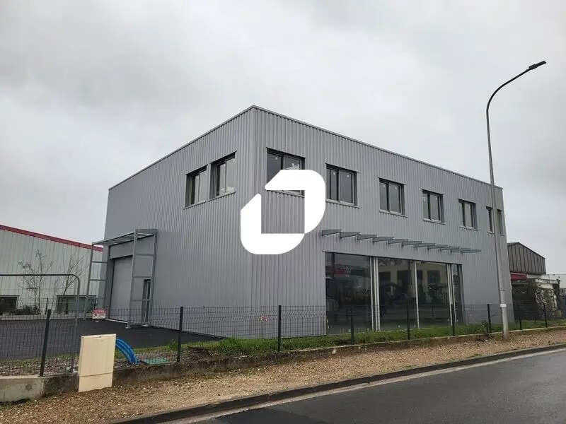 Light Industrial in Mérignac for sale Building Photo- Image 1 of 10