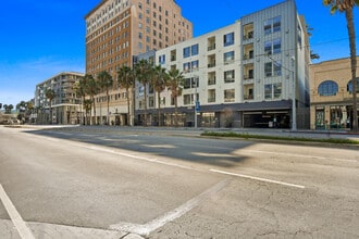 210 E 3rd St, Long Beach, CA to rent Interior Photo- Image 1 of 6