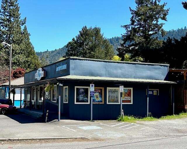 6401 Rogue River Hwy, Grants Pass, OR for sale - Building Photo - Image 2 of 10