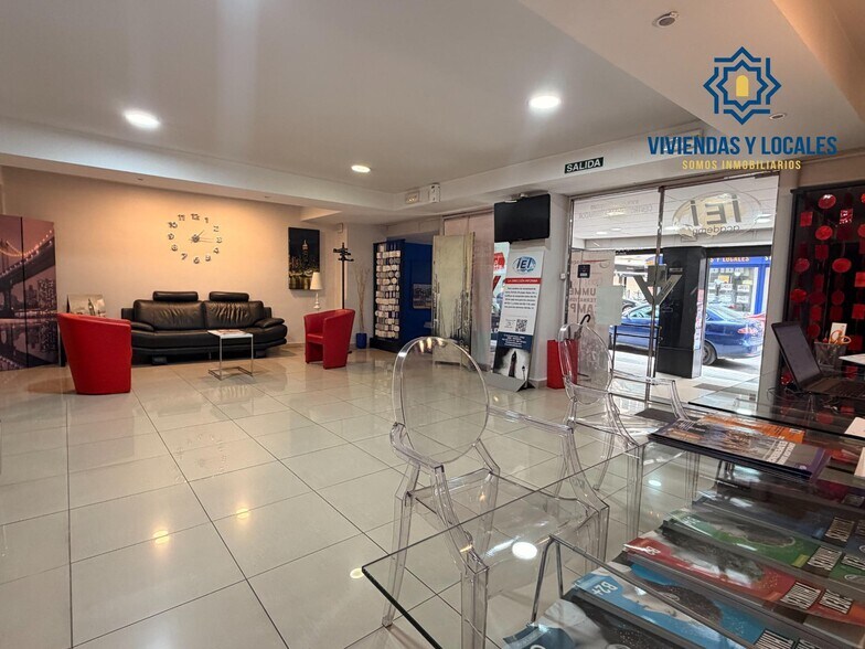 Retail in Granada, Granada to rent - Building Photo - Image 3 of 38